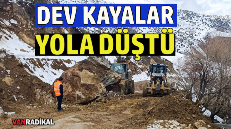 Yola Dev Kayalar Düştü