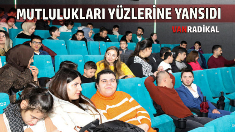 Mutlulukları Yüzlerine Yansıdı 