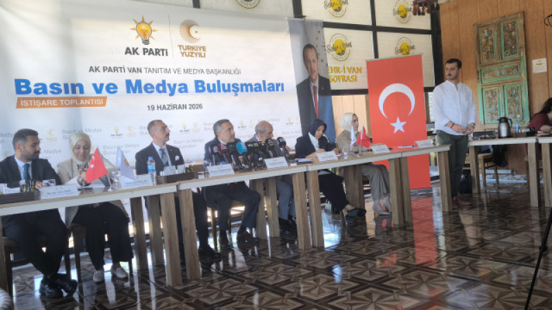 AK PARTİ BASINLA BULUŞTU 